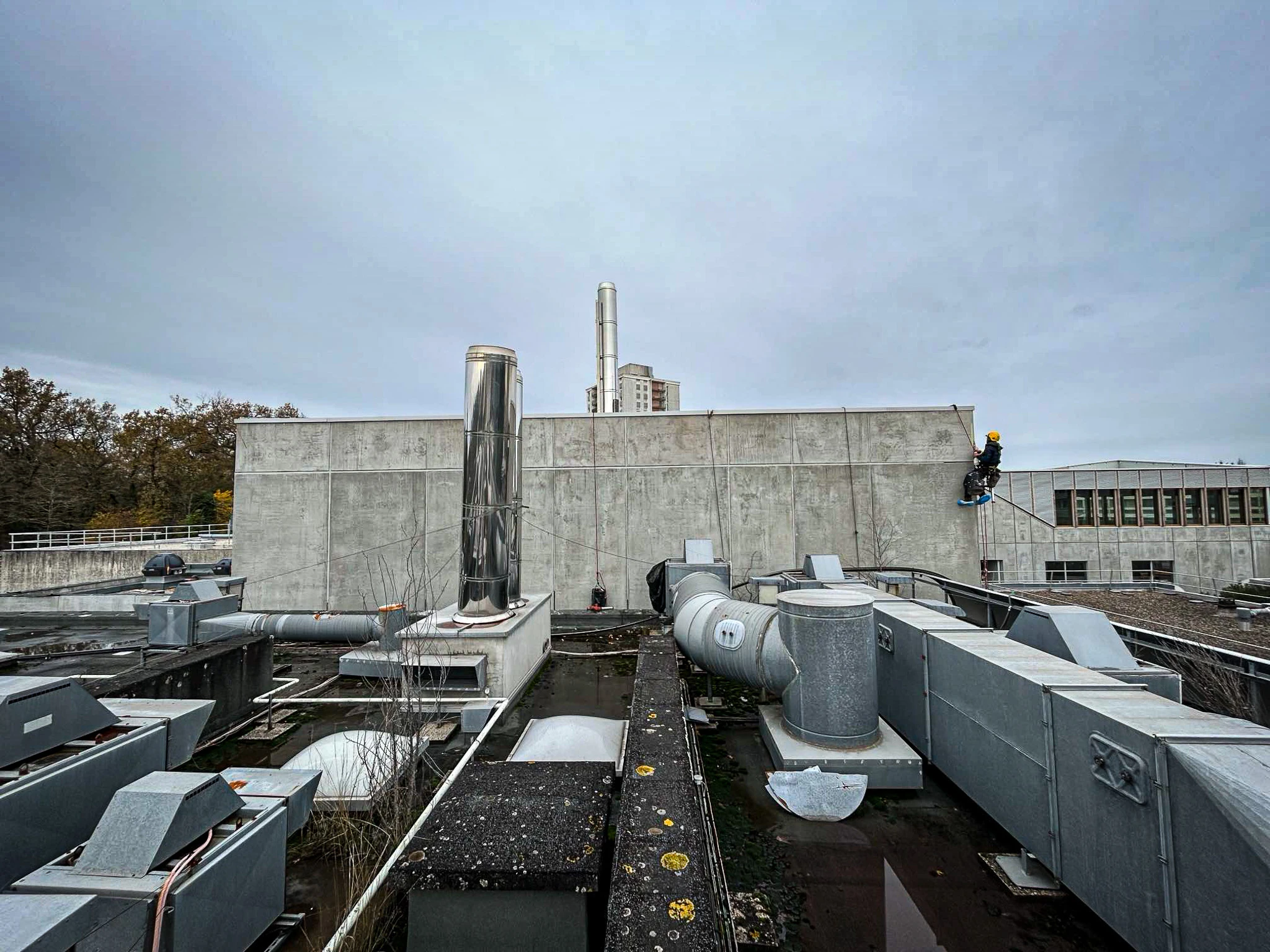 Réalisation de joints de prémur sur un lycée hôtelier